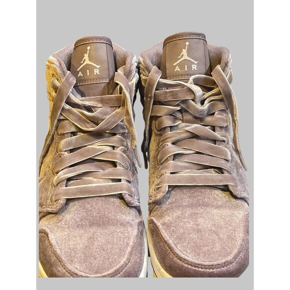 Nike Lavender High-Top Sneakers in Box - Picture 7 of 10